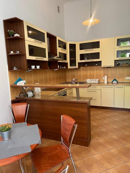 Grodzka / Apartment With Balcony Красков Екстериор снимка